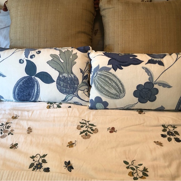 Beautiful Raoul Textile blue & white linen pillows